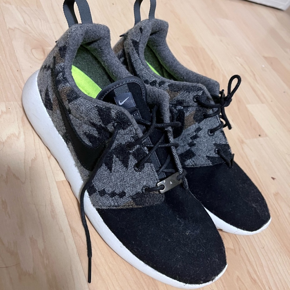 Nike Roshe Run X Pendleton ID Shoe